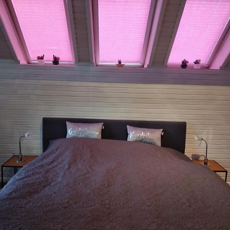 מונשאו Ferienwohnung "Kunterbunt" Mit Burgblick Und Dachterrasse מראה חיצוני תמונה