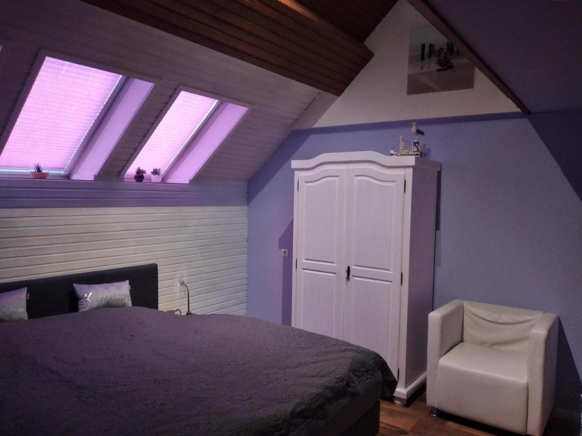 מונשאו Ferienwohnung "Kunterbunt" Mit Burgblick Und Dachterrasse מראה חיצוני תמונה